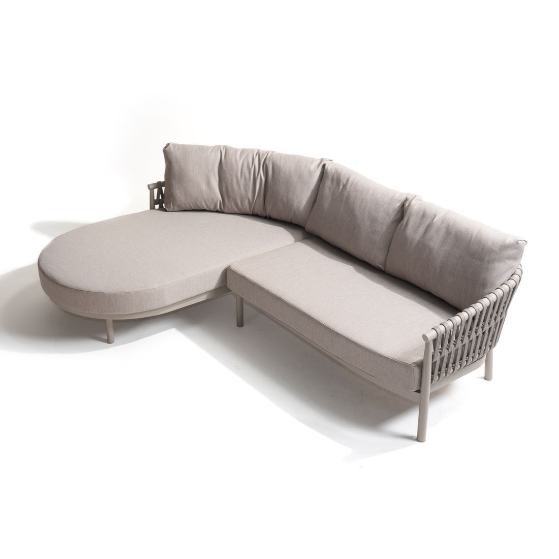 Hjørnesofa ute Catalana aluminium tau olefin montert på terrasse