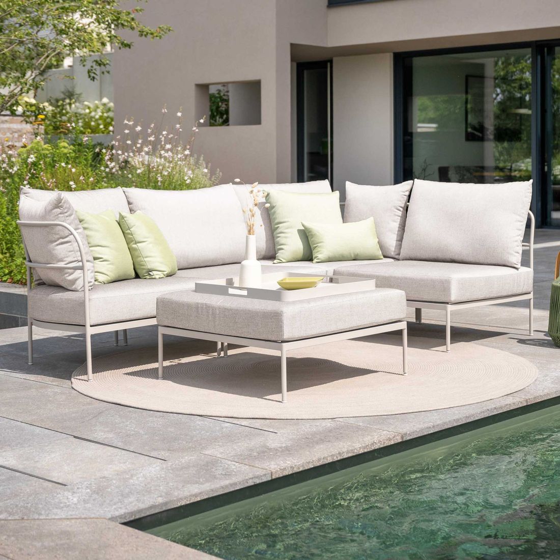 Hjørnesofa ute Coco 258x170 cm aluminium/utestoff - Stern forfra