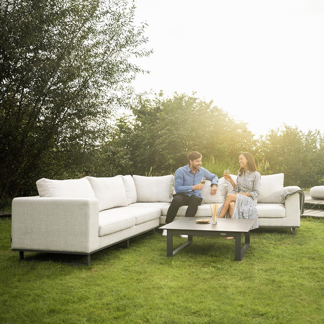 Hjørnesofa ute Ego aluminium/Sunbrella 288x305 cm bakside