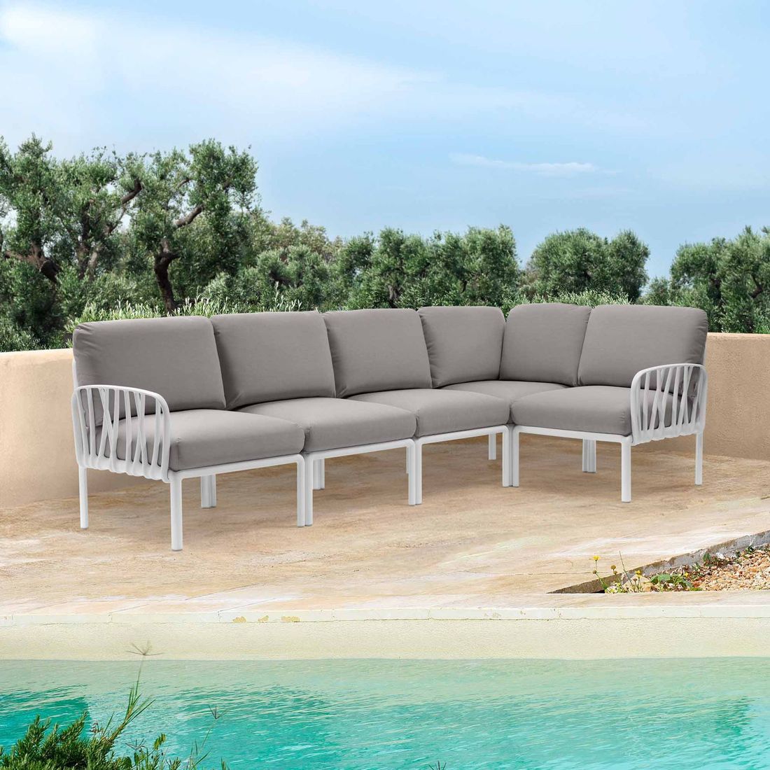 Detalj av stoff og ramme på Hjørnesofa ute Komodo plast/tekstil 294x154 cm - Nardi