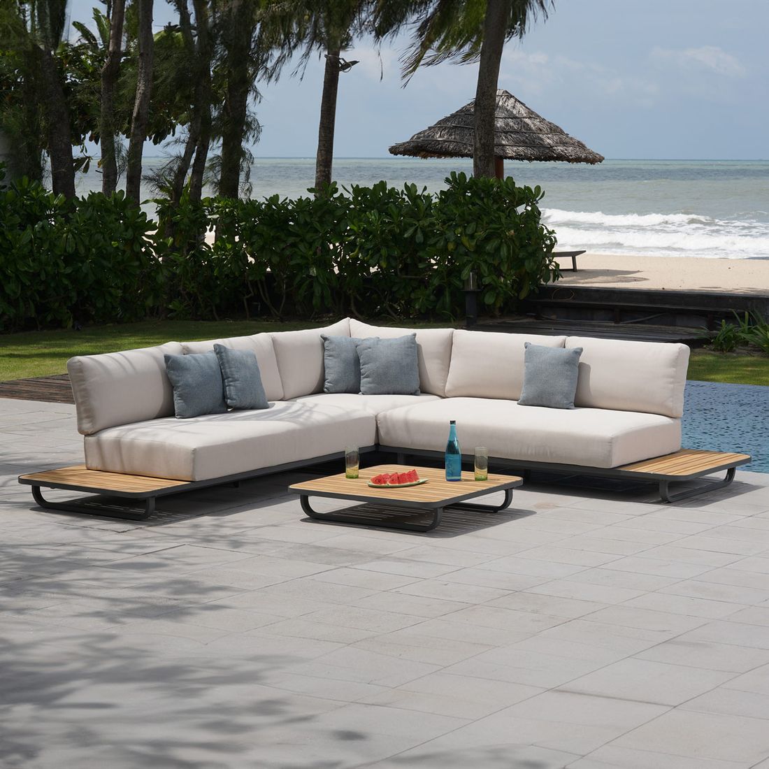 Hjørnesofa ute Malibu med loungebord aluminium 187x187 cm forfra