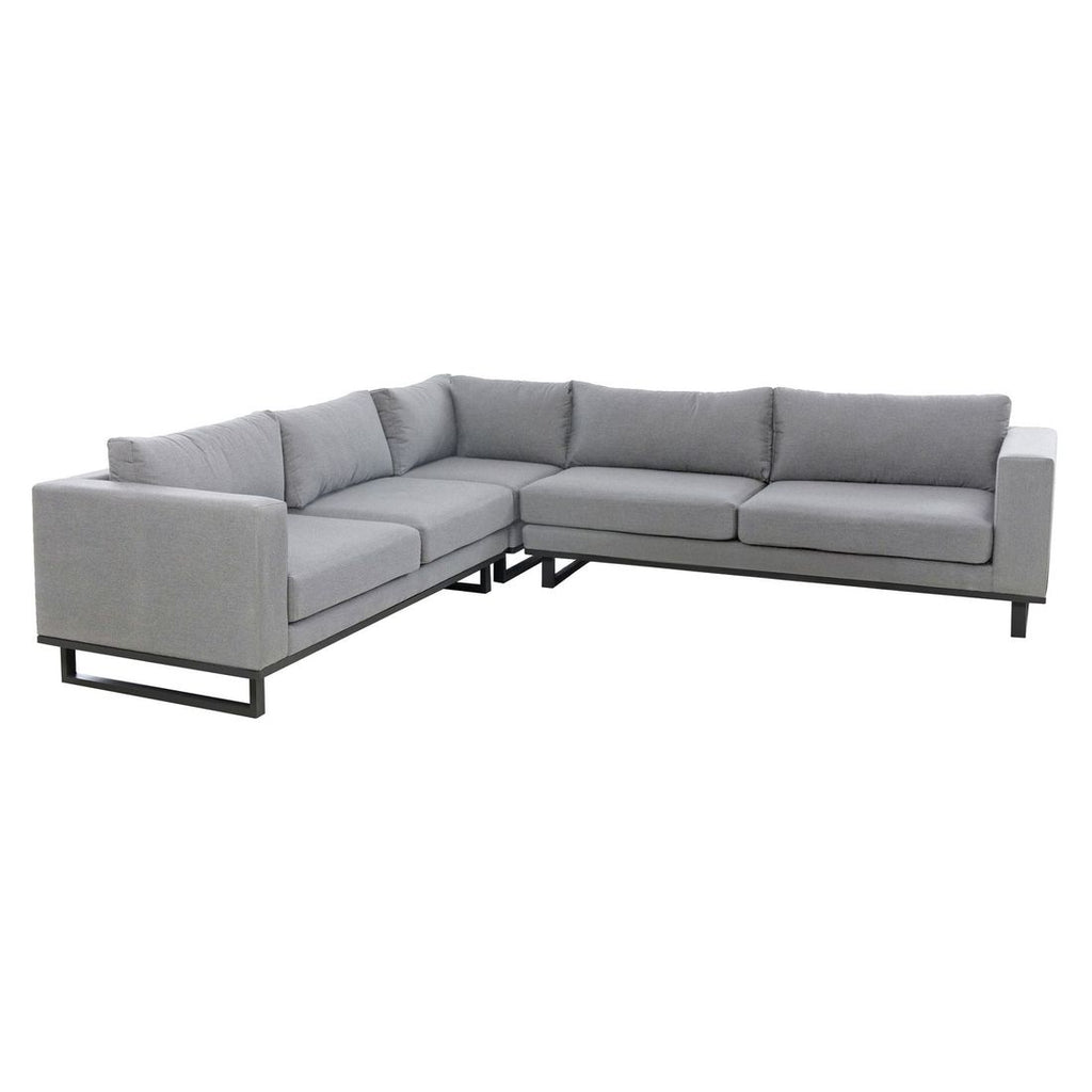 Hjørnesofa ute Miami med loungebord aluminium montert i uterom