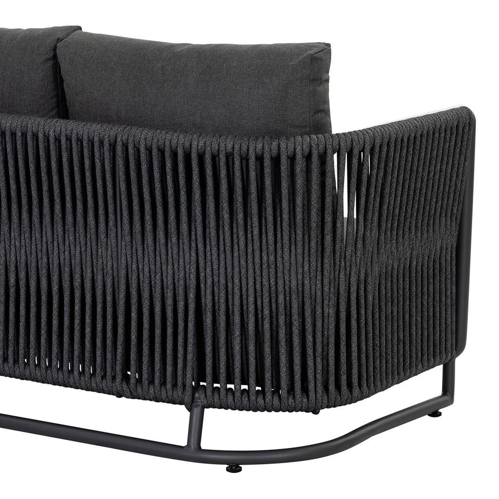 Nærbilde av keramisk bordplate på Hjørnesofa ute Modena aluminium tau keramikk - OUTLIV