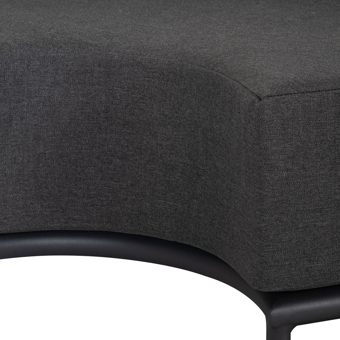 Oversiktsbilde av L-formet Hjørnesofa ute Modena aluminium tau keramikk - OUTLIV