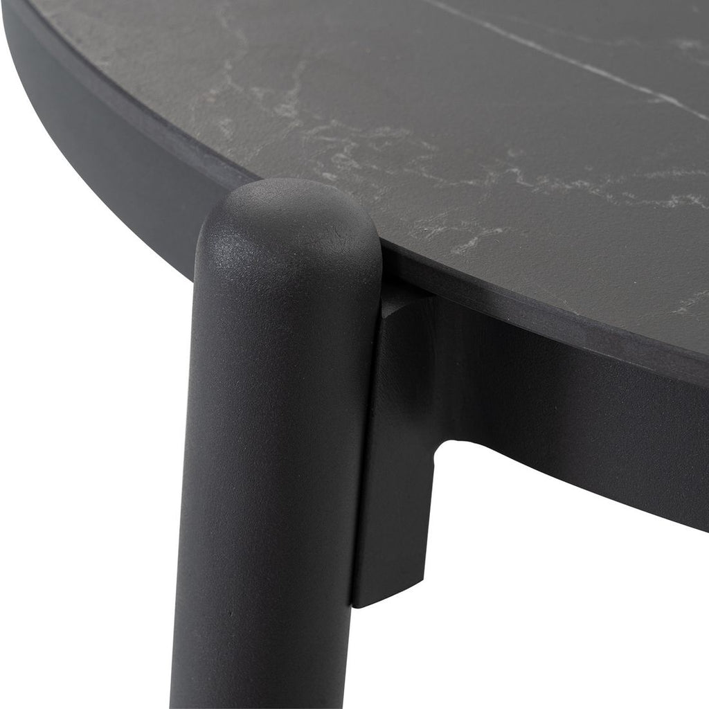 Detalj av loungebord med keramisk topp på Hjørnesofa ute Modena aluminium tau keramikk - OUTLIV