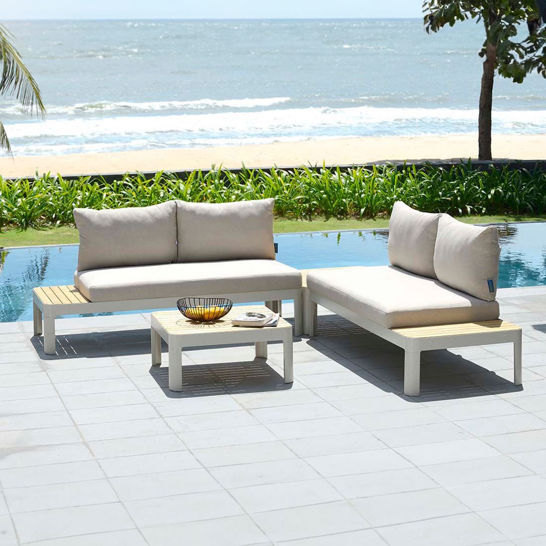 Hjørnesofa ute Portals med loungebord aluminium/teak forfra