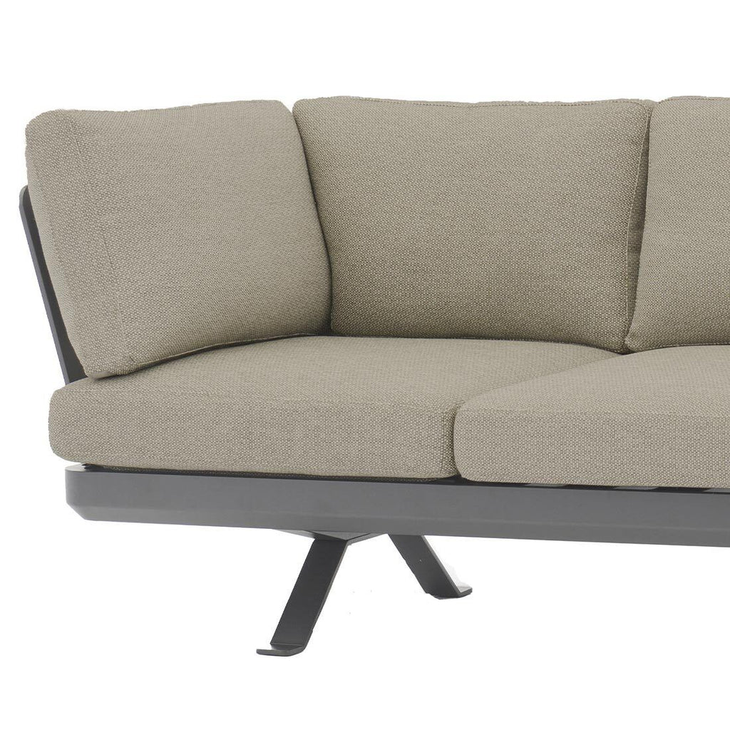 Utemøbler Hjørnesofa ute Sky med loungebord Zebra i hage