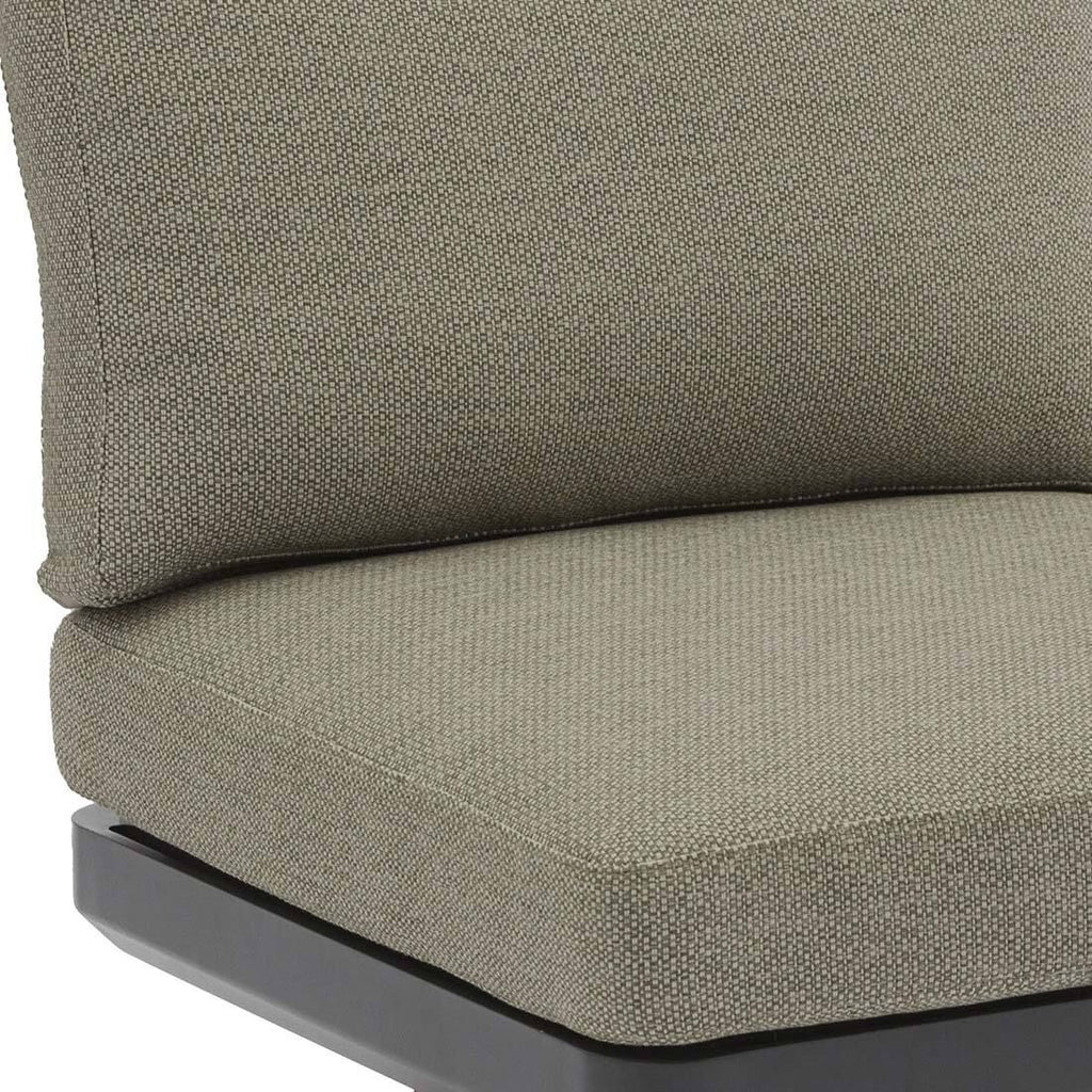 Detalj av bordplate i teak på Hjørnesofa ute Sky med loungebord