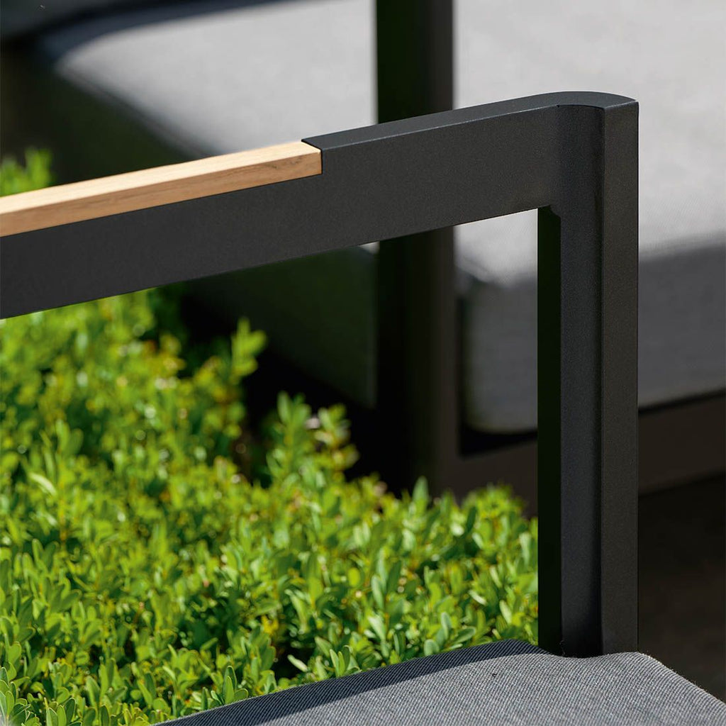 Montert Hjørnesofa ute Viggo aluminium/teak med textilen - Stern i hage