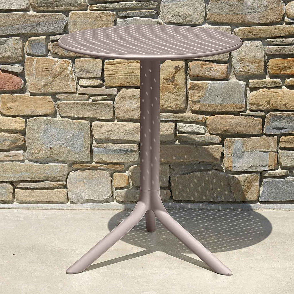 Detalj av høydejusterbart sidebord Step Ø60,5cm plast - Nardi