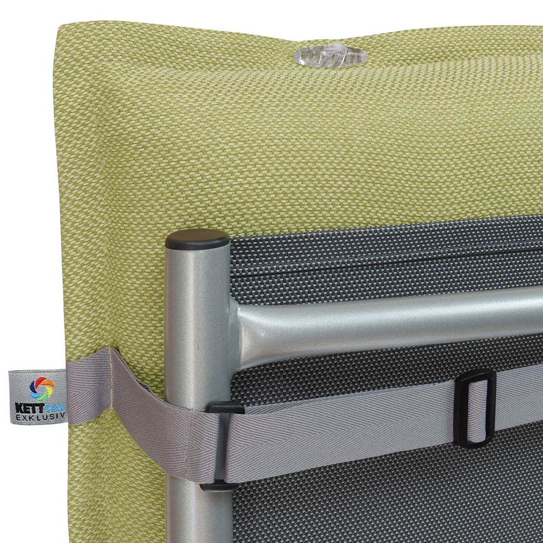 Høyrygg stolpute Capri 50x123 cm oliven i bruk på terrassen