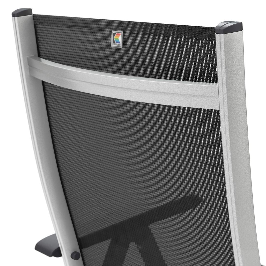 Klappstol ute Basic Plus aluminium/textilen regulerbar rygg i bruk utendørs