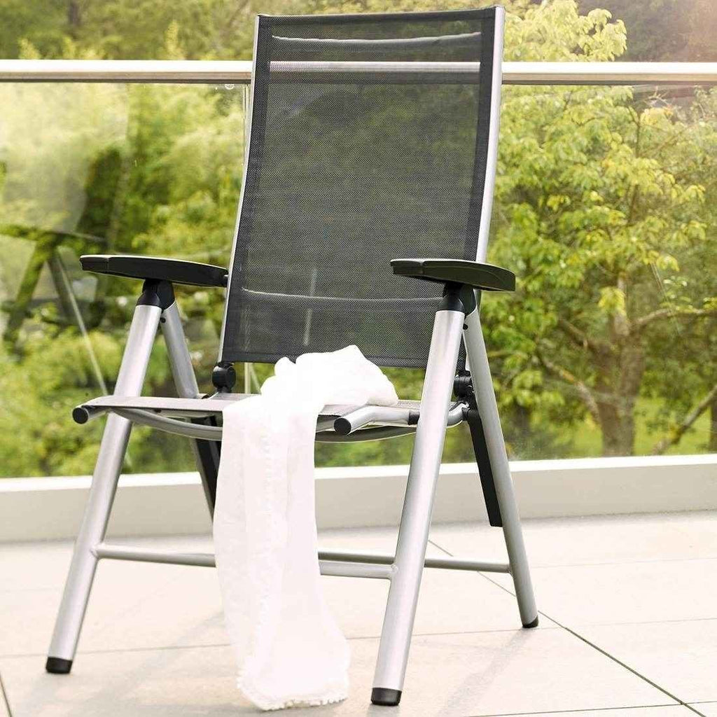 Klappstol ute Cirrus regulerbar rygg aluminium/textilen i bruk
