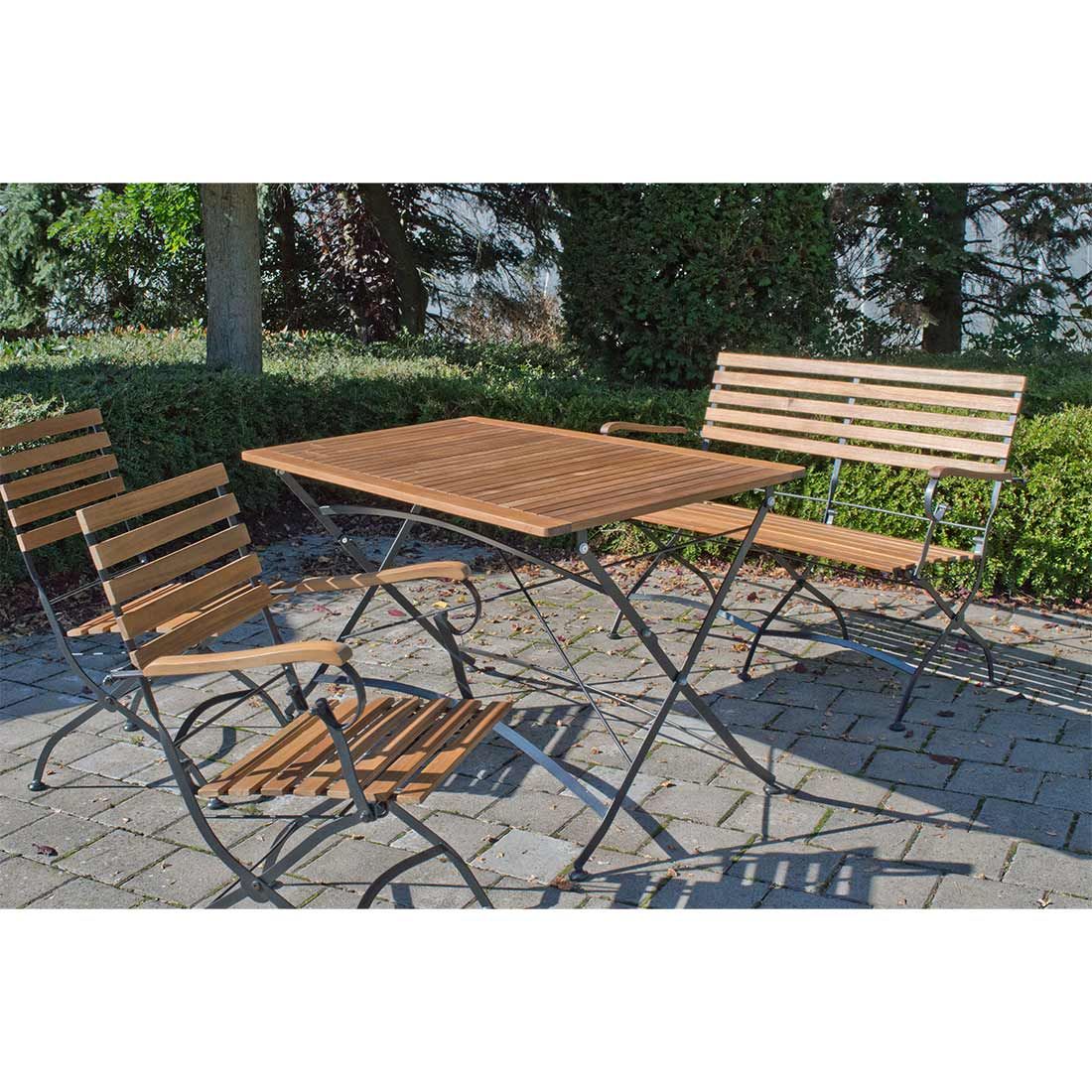 Montert Klappstol ute Lindau jern/akasie 45 cm på terrasse