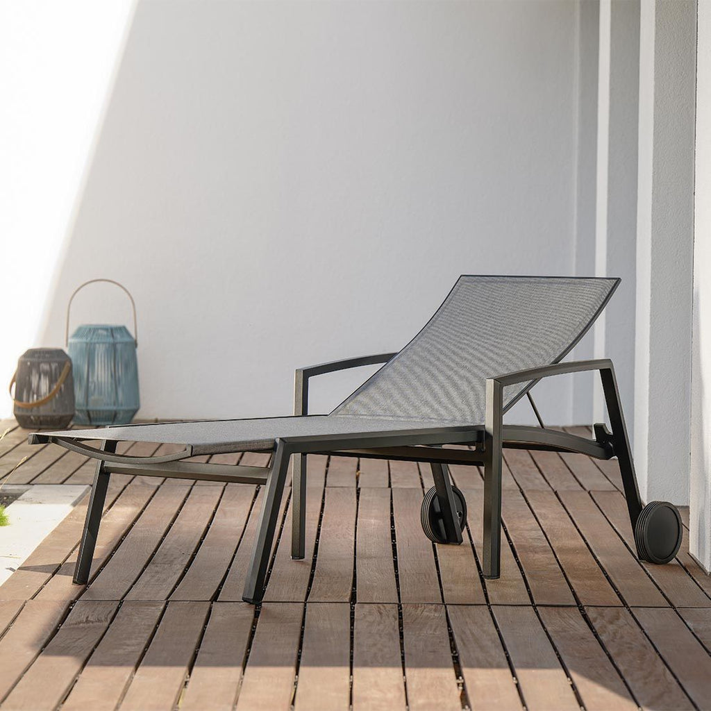 Komfort-liggestol Kari aluminium/textilen stablet