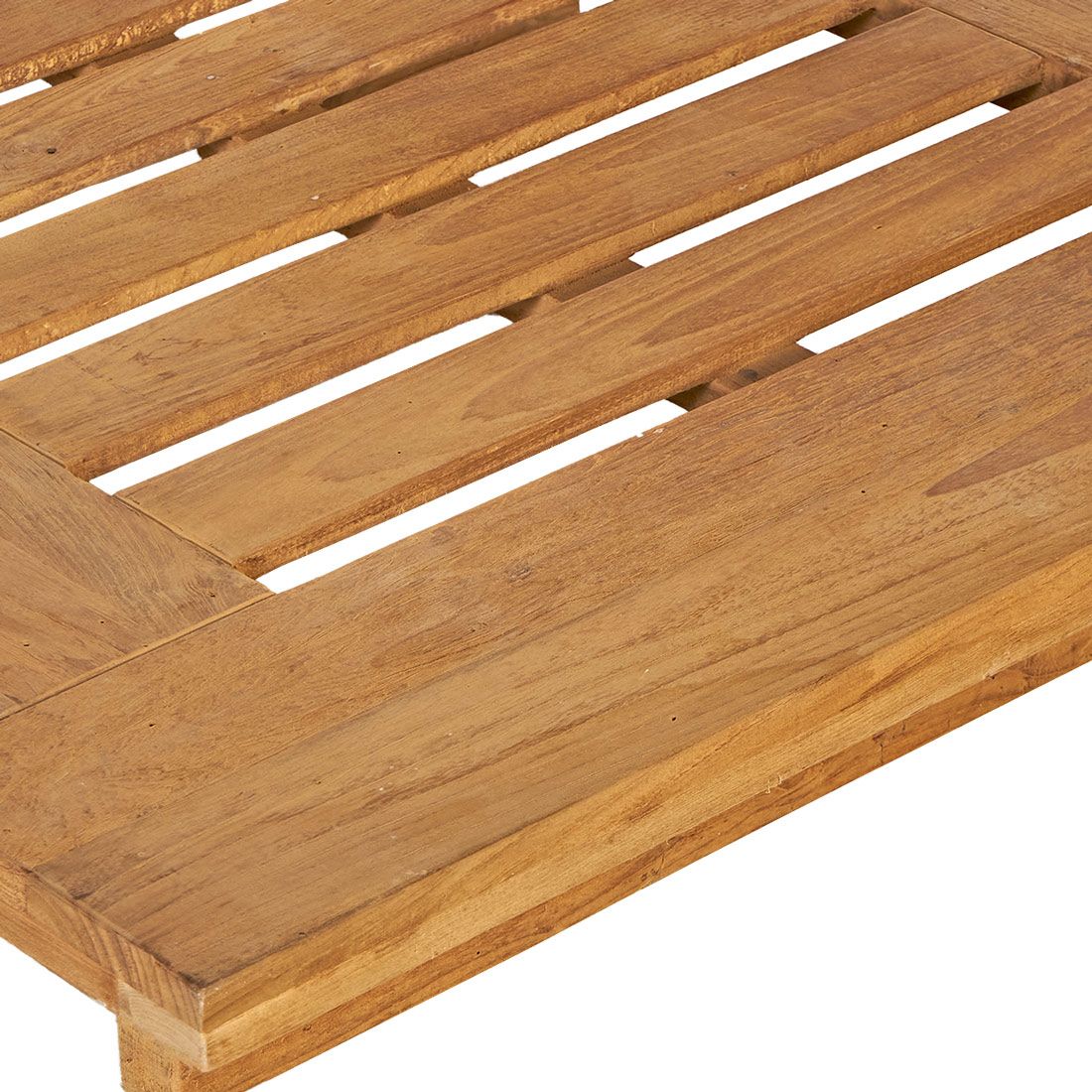 Nærbilde av overflaten på Loungebord Brite resirkulert teak 100x100 cm