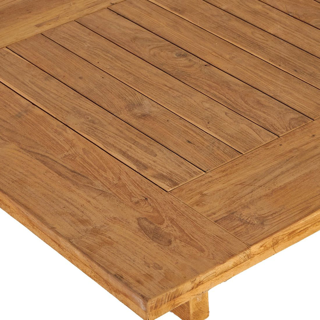 Nærbilde av overflate på Loungebord Brite resirkulert teak 140x100 cm