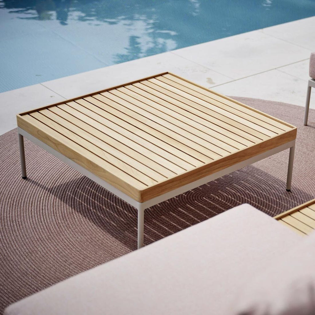 Nærbilde av aluminiumsramme på Loungebord Coco 80x80 cm aluminium/teak