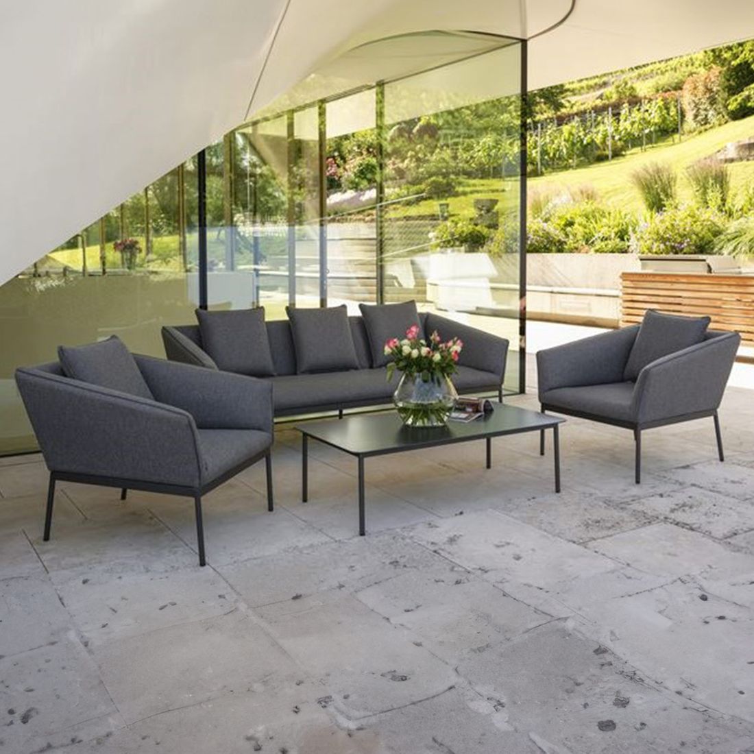 Loungebord Finn aluminium 120x60 cm antrasitt detalj av bordplate