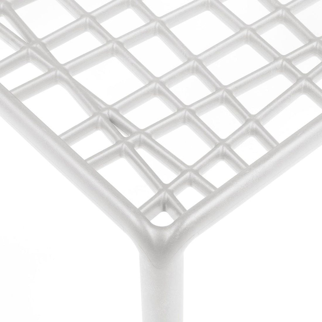 Montert Loungebord Komodo 70x70 cm plast hvit på terrasse