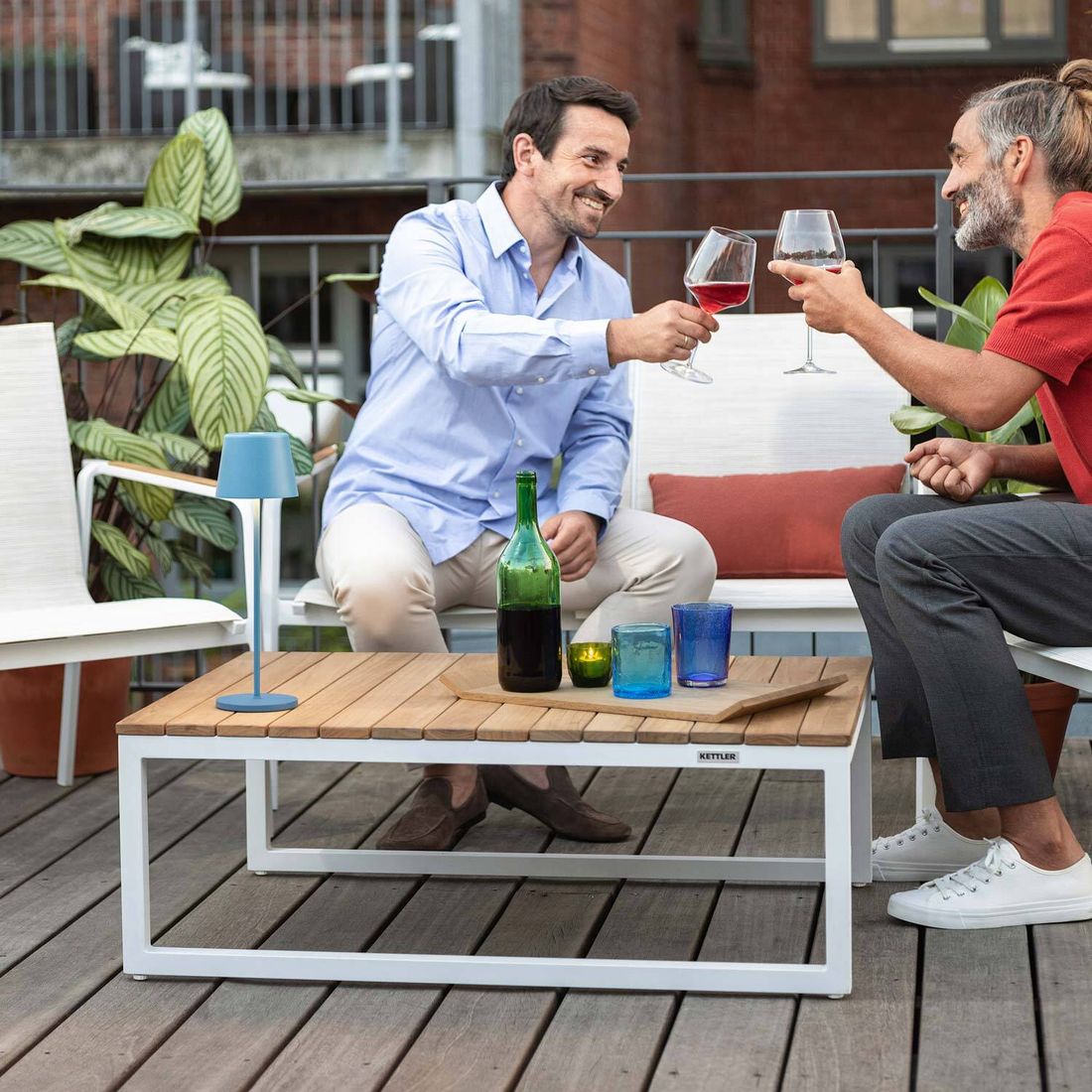 Loungebord Ocean Skid Platform 95x70cm aluminium/teak bakside