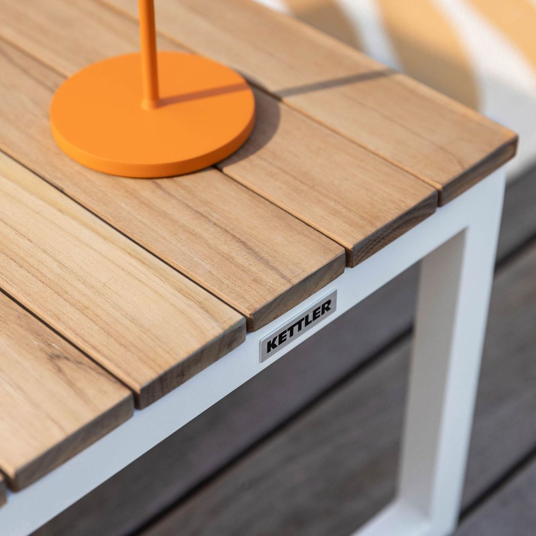 Loungebord Ocean Skid Platform i naturlig uteområde