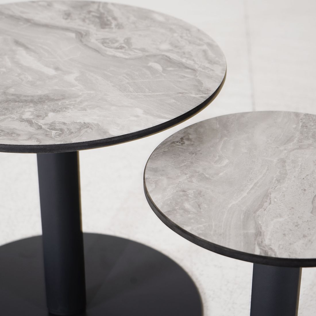 Loungebord-sett Pandora 2-deler aluminium HPL montert på terrasse