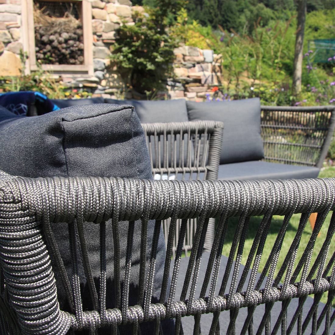 Oversikt over Loungesett Alhambra med loungebord akasie tau