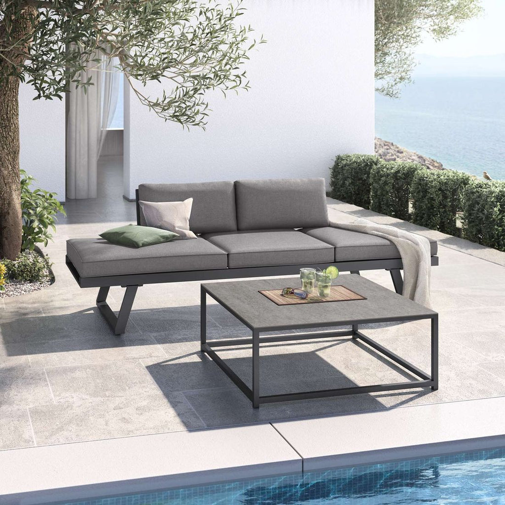 Loungesett Lucca med loungebord forfra med aluminiumsramme og keramisk bordplate