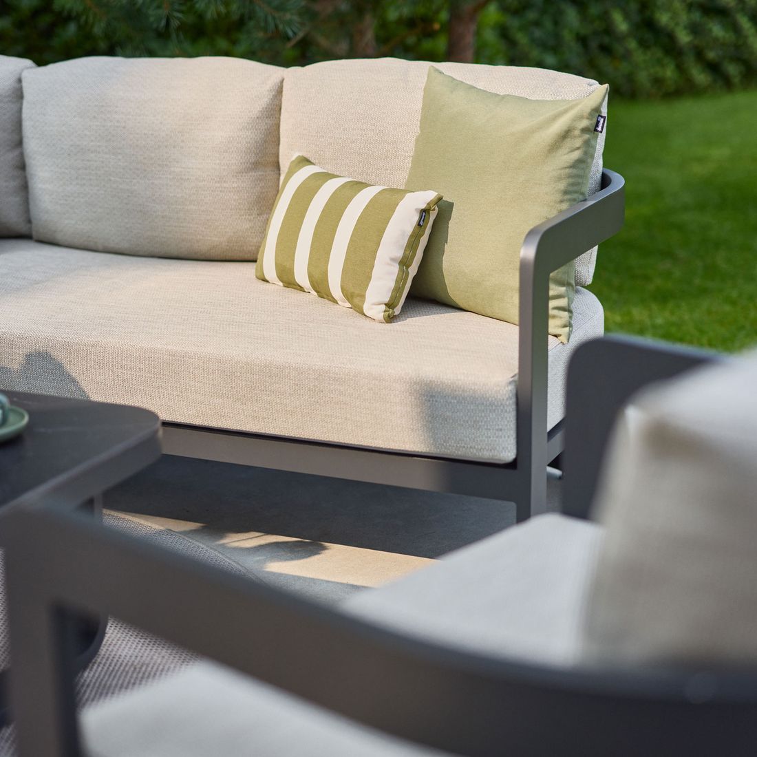 Loungesett Milano aluminium/olefin med loungebord - Hartman