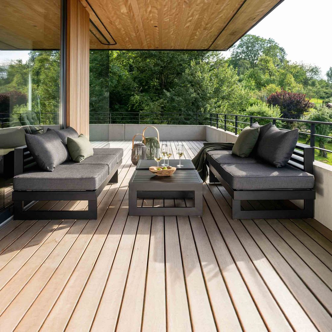 Loungesett New Holly med loungebord aluminium/utestoff - Stern forfra