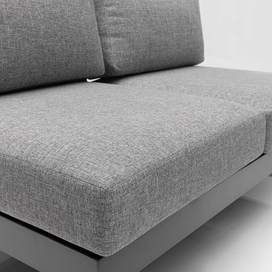 Loungesett Ocean Skid Platform aluminium/teak/olefin nærbilde av bordplate