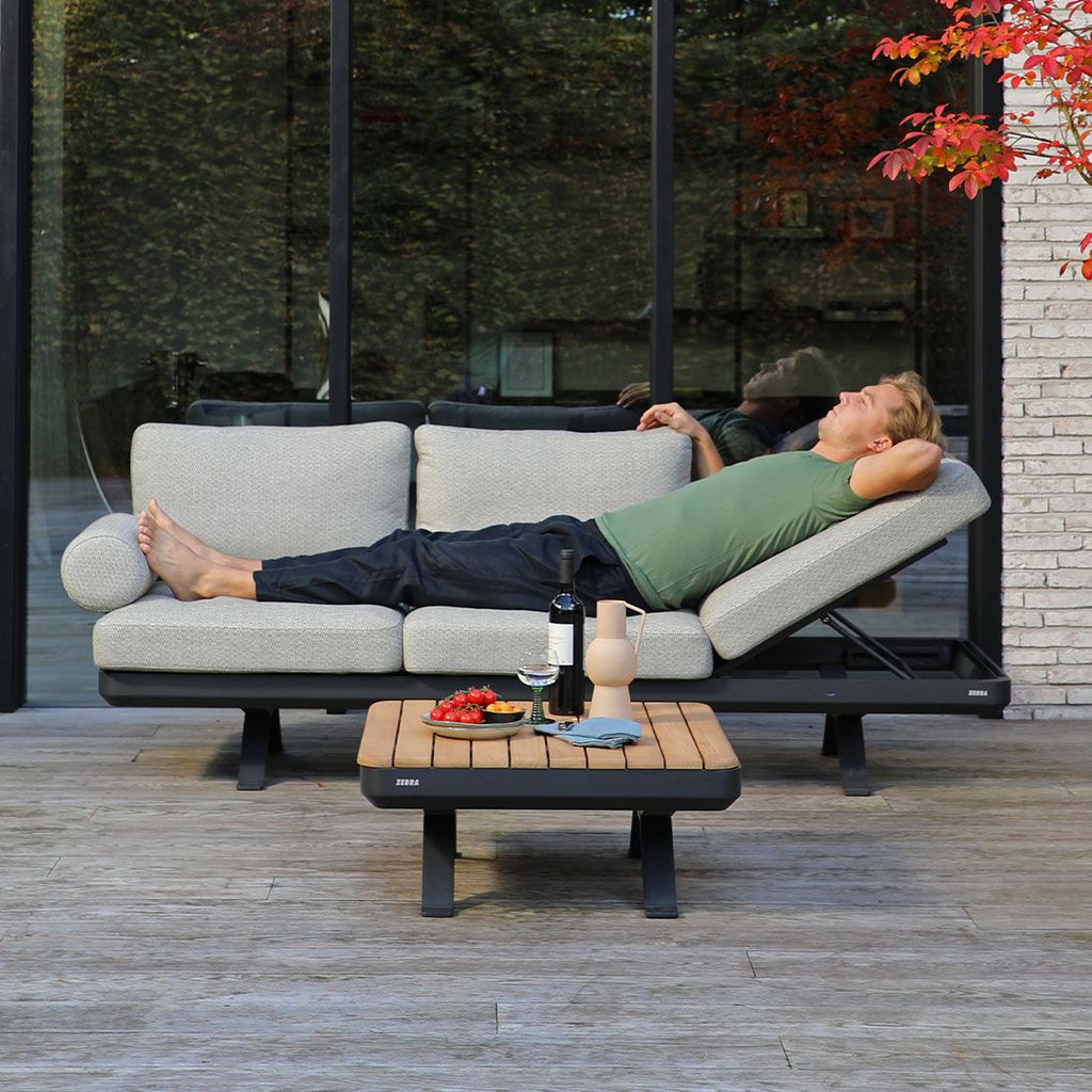 Loungesett Sky med loungebord og taburett aluminium/teak forfra