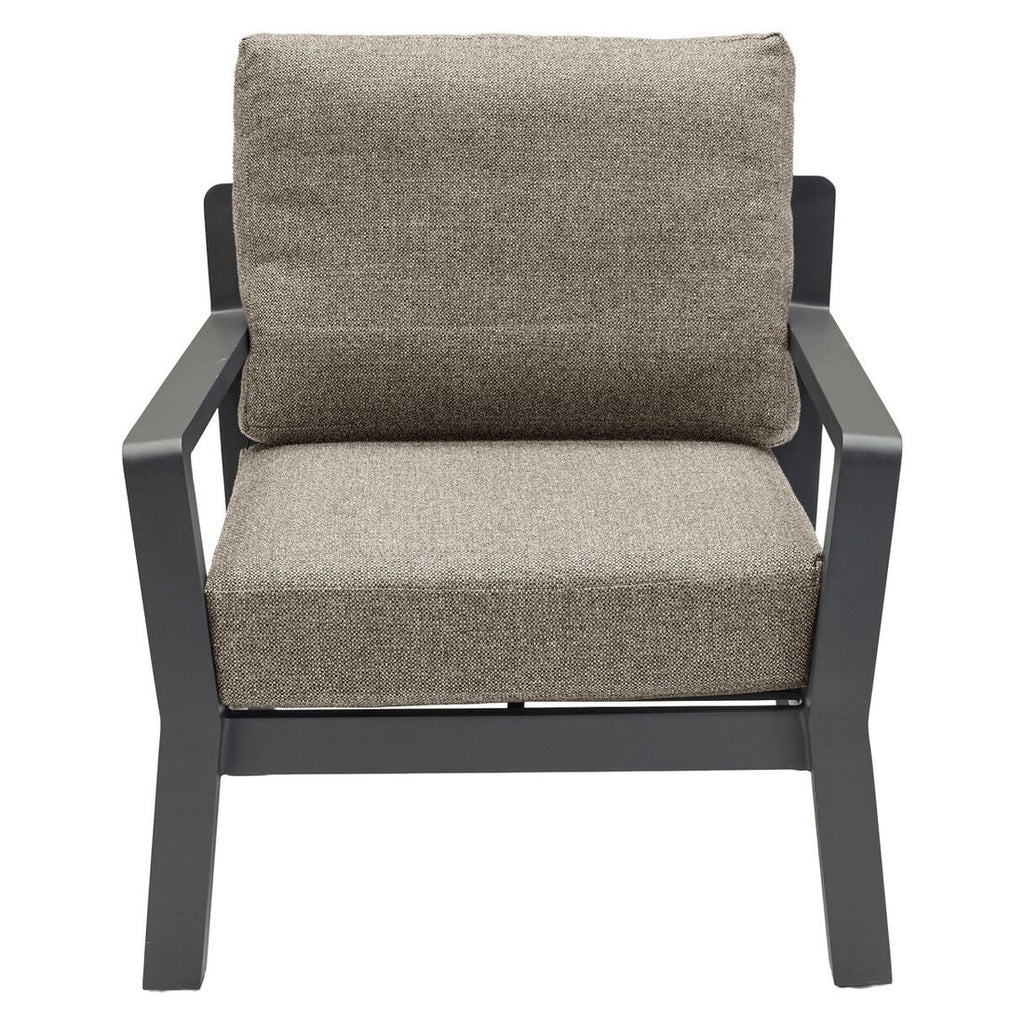 Montert Loungestol Avena aluminium 74,5x86 cm - LC Garden på terrasse