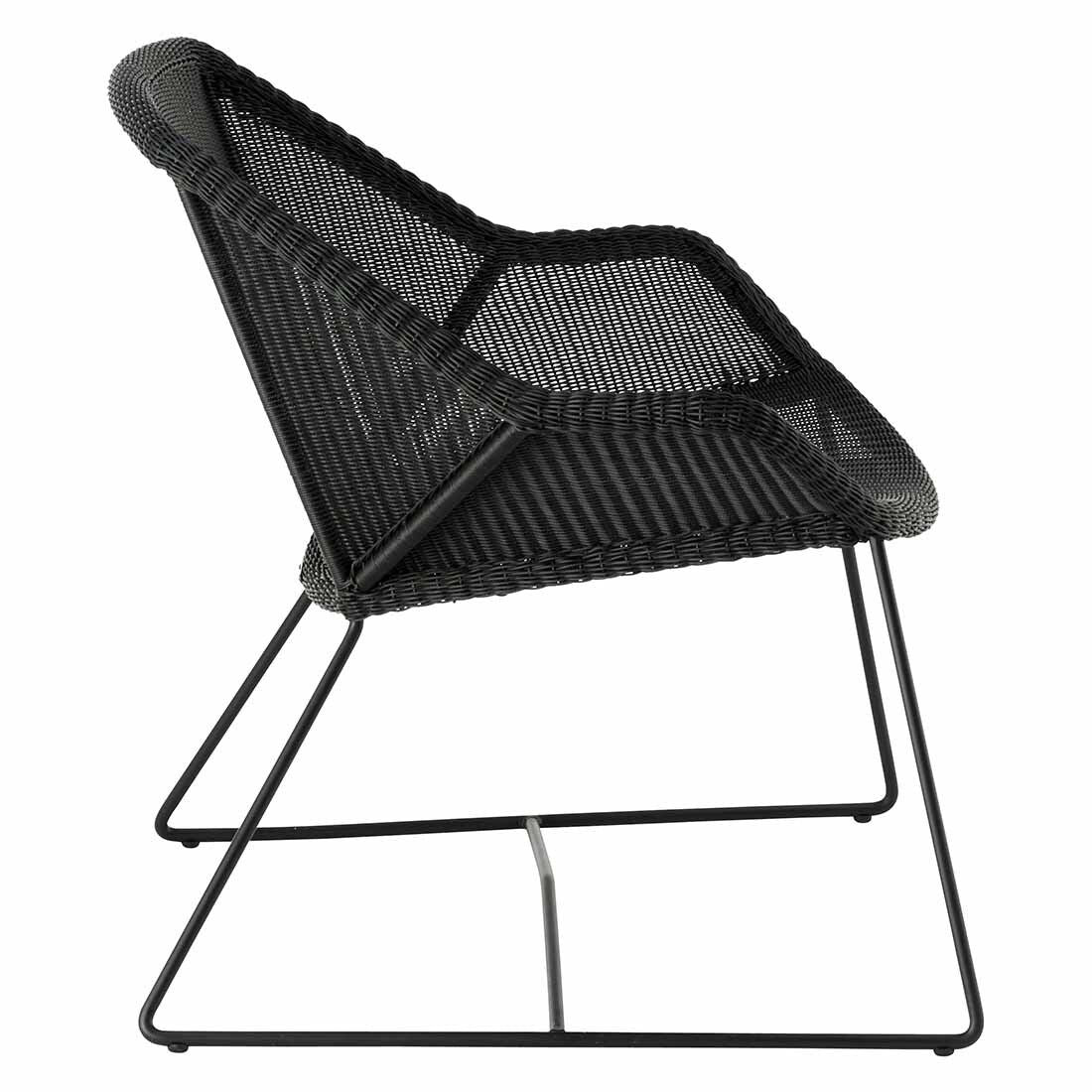 Loungestol Breeze flettverk/stål svart 87x72 cm montert på terrasse