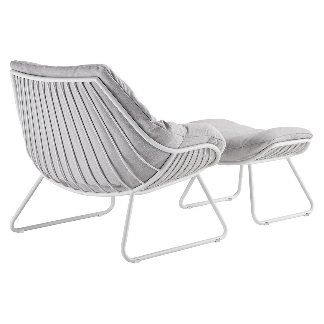 Loungestol Chill med taburett aluminium akryl montert i hage