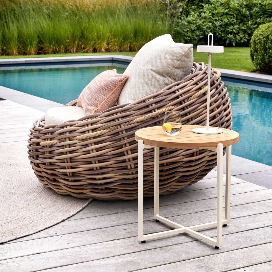 Detalj av polyrattan på Loungestol Cocoon polyrotting 130 cm - Apple Bee