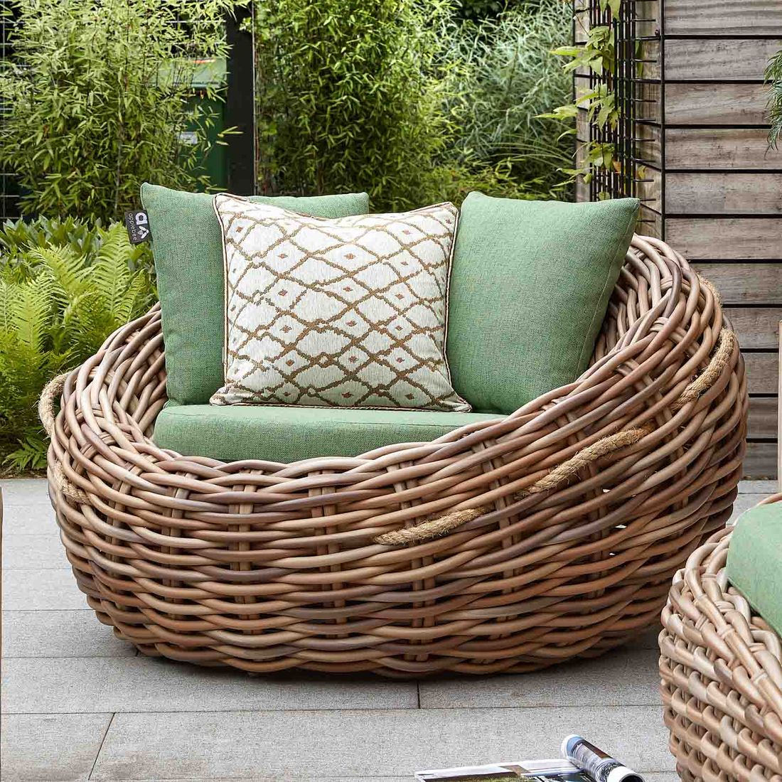 Loungestol Cocoon polyrotting 130x130 cm Apple Bee detalj av flettverk