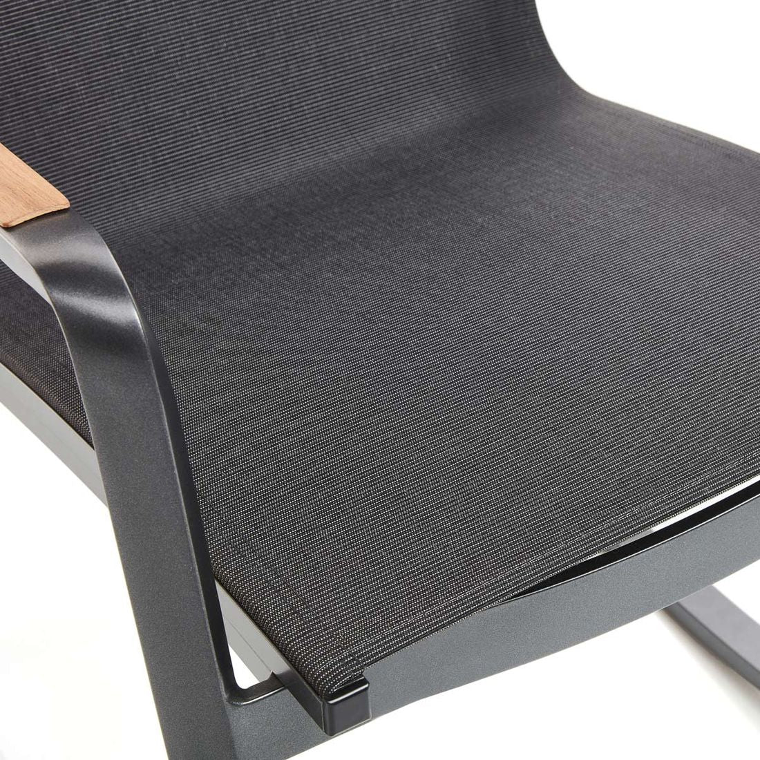 Loungestol Diamond gyngestol aluminium/textilen - Kettler vist i moderne hagemiljø