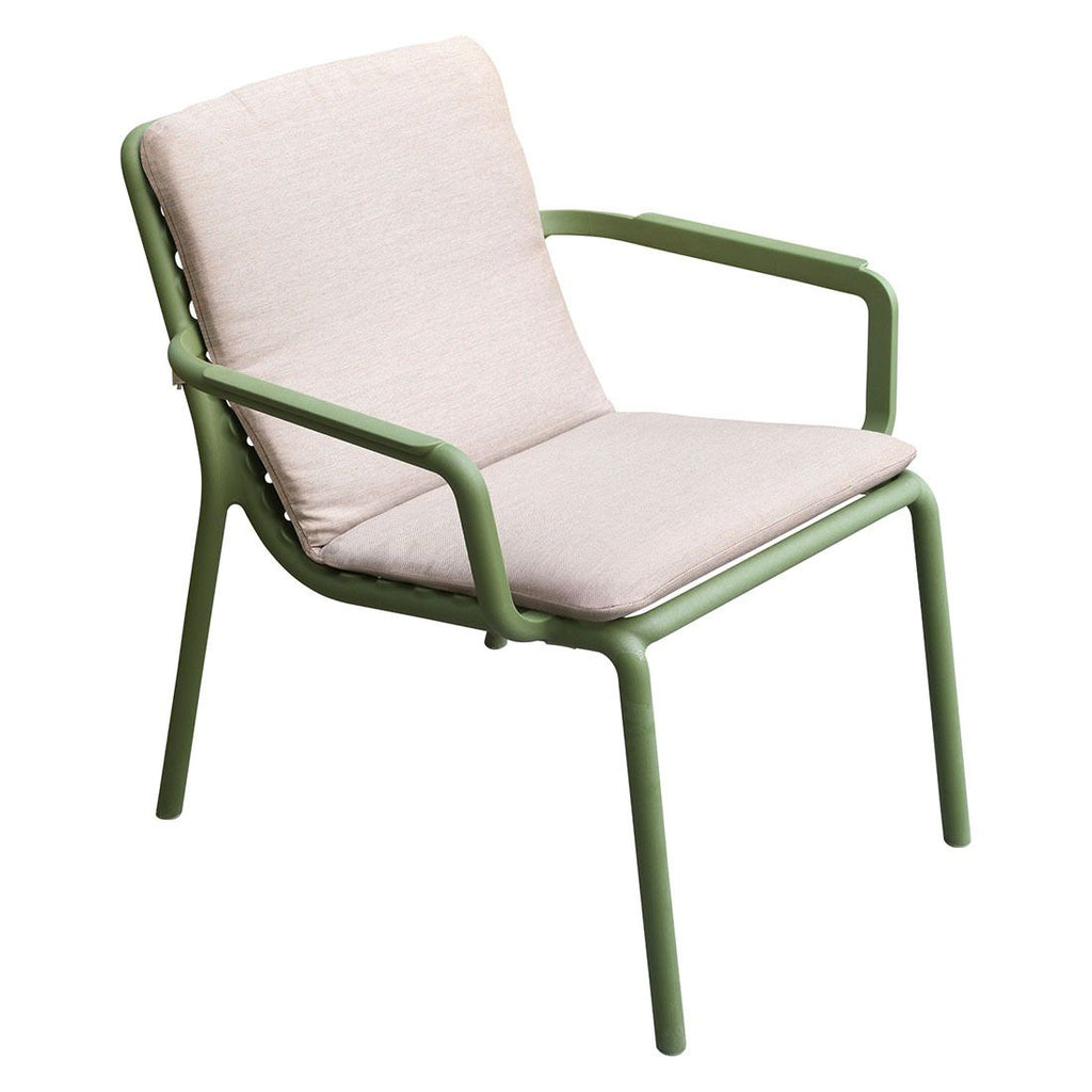 Loungestol Doga Relax stabelbar plast/polyakryl 70 cm montert på terrasse