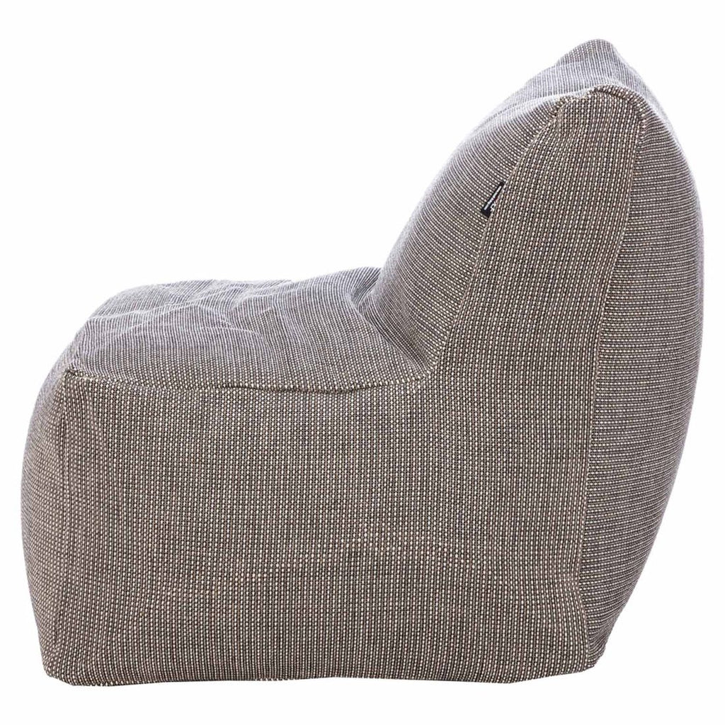 Loungestol Dotty polypropylen 75x75 cm montert i hage