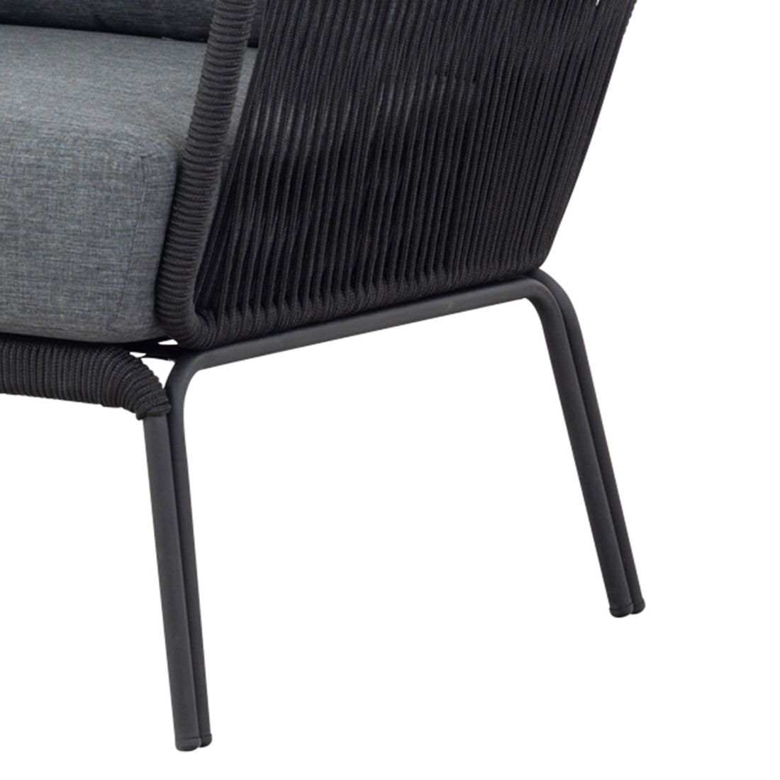 Loungestol Lion stål tau i uteområde med minimalistisk design