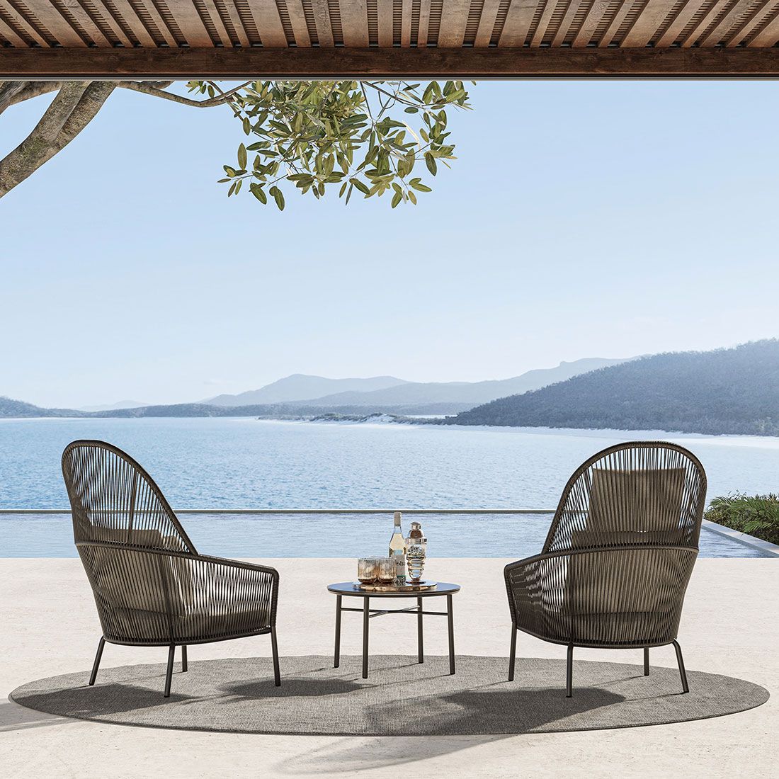 Loungestol Loop aluminium/tau 80x91 cm - Solpuri montert på terrasse