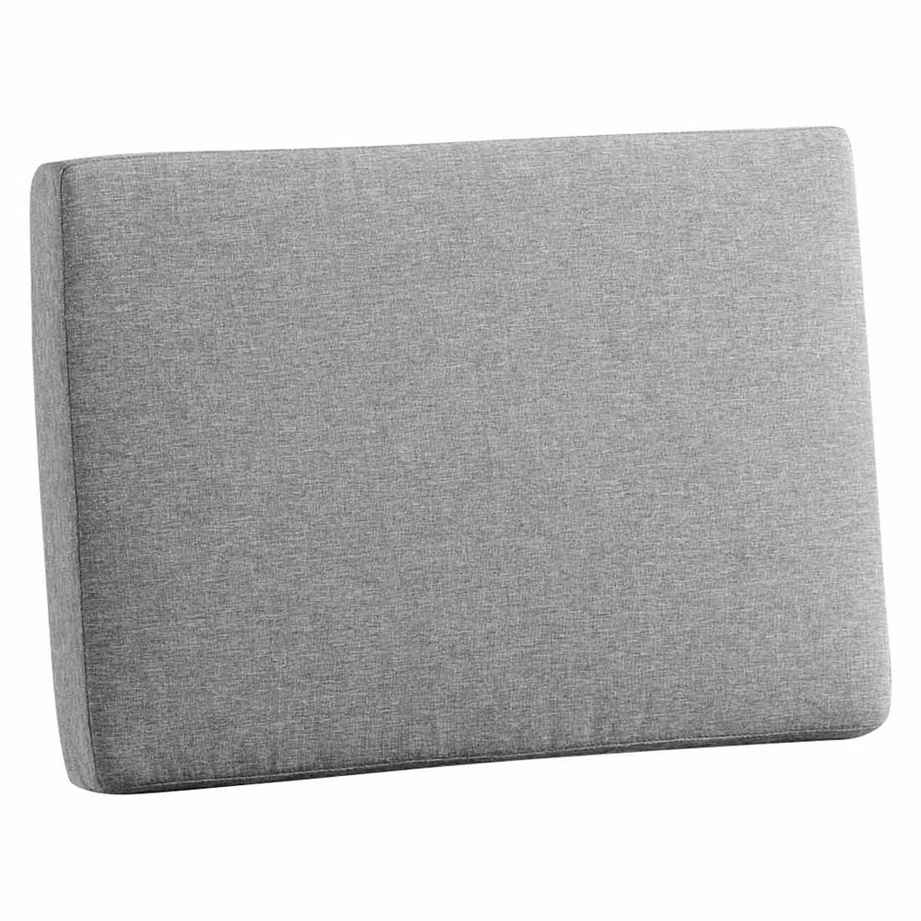 Loungestol Lugo aluminium 60x60 cm montert i hage