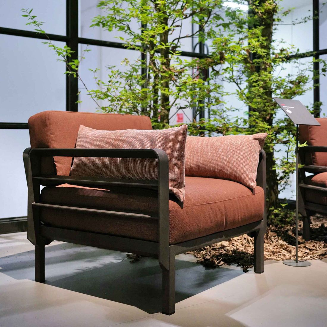 Loungestol Maximo plast og Sunbrella 90x97 cm sideprofil