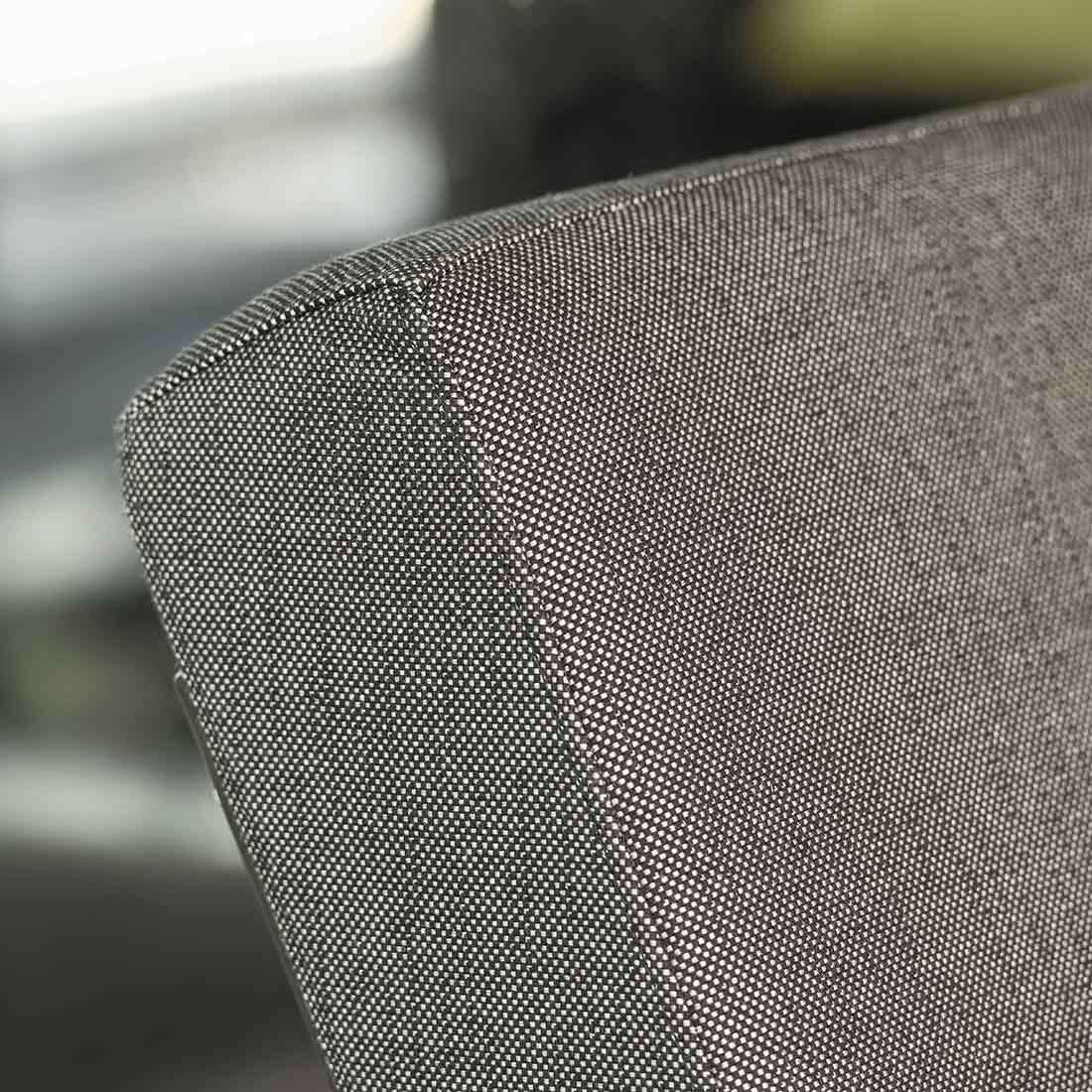 Loungestol Mia rustfritt stål/utestoff 80x80 cm nærbilde av armlene