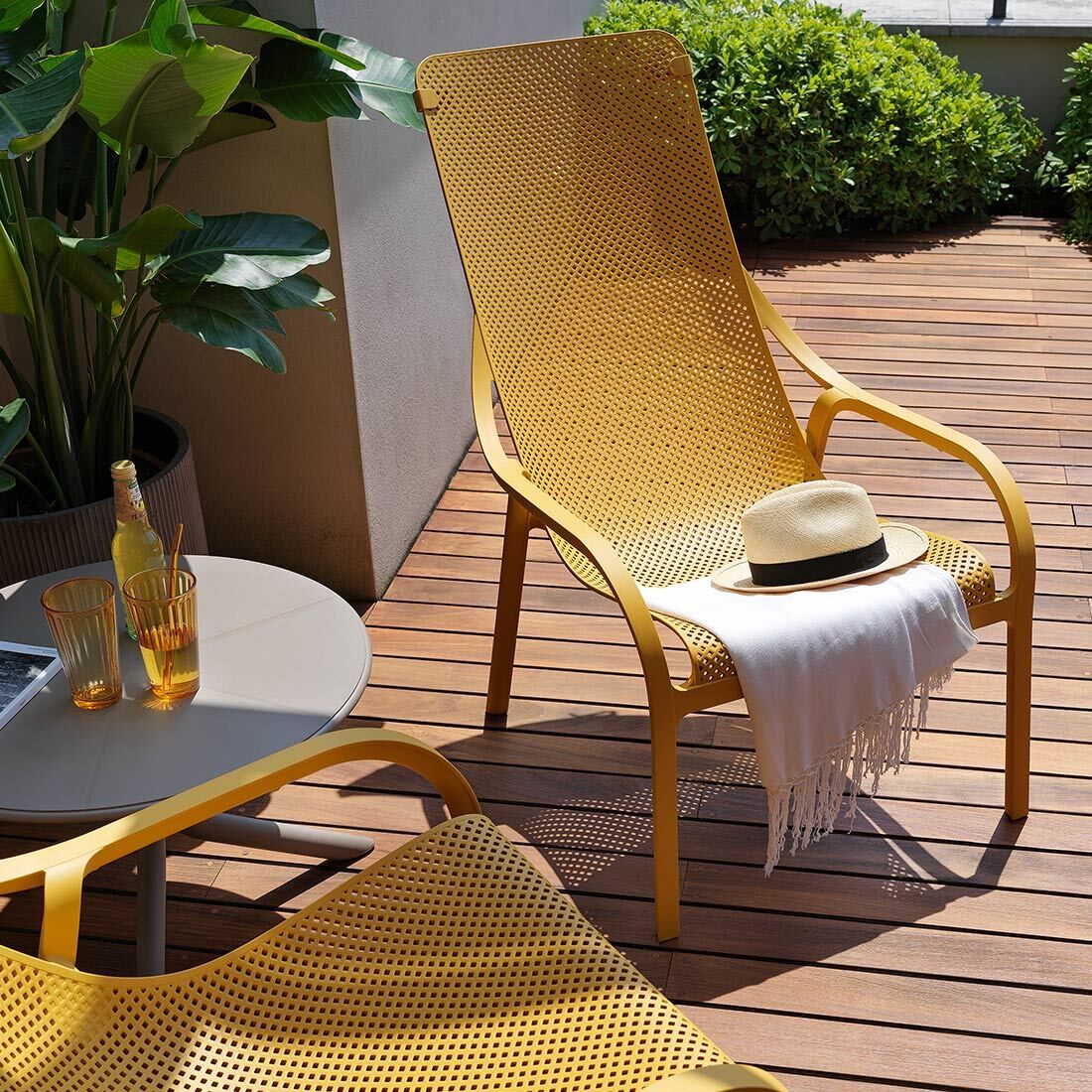 Loungestol Net stabelbar plast senape - Nardi detalj av materiale