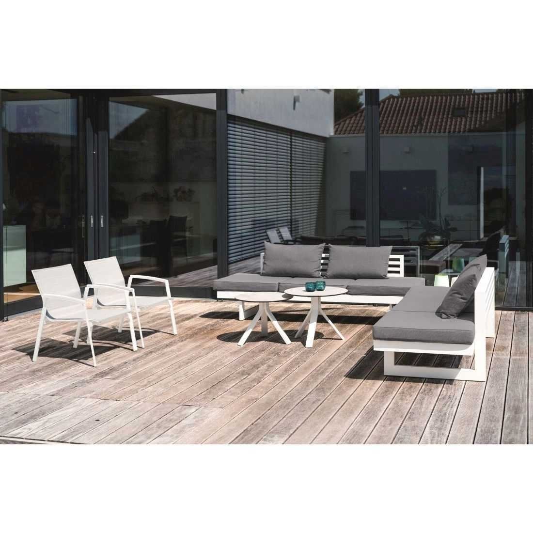 Loungestol New Top aluminium tekstilen stabelbar montert på terrasse