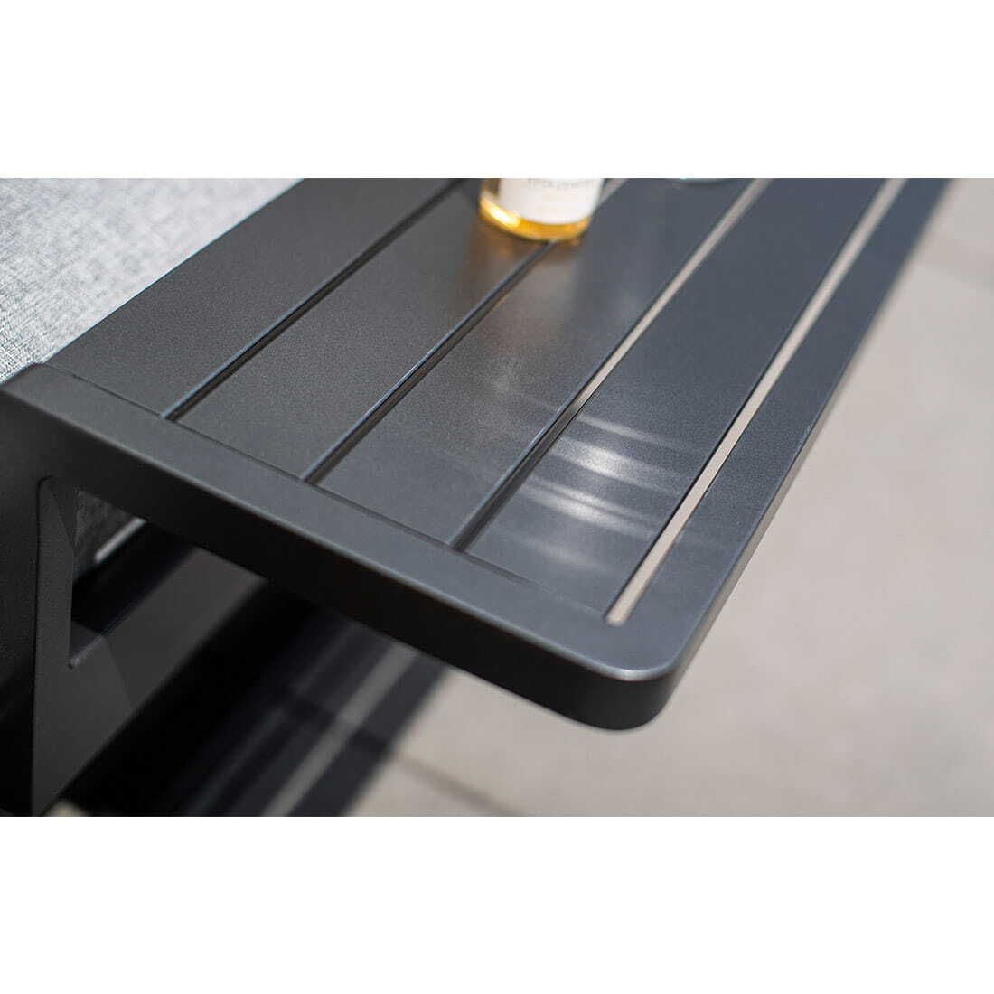 Loungestol Ocean Skid Platform med loungetaburett aluminium Kettler materialdetalj