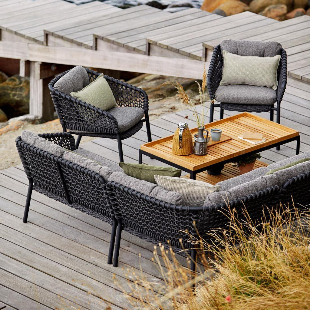 Loungestol Ocean aluminium tau stabelbar montert på terrasse